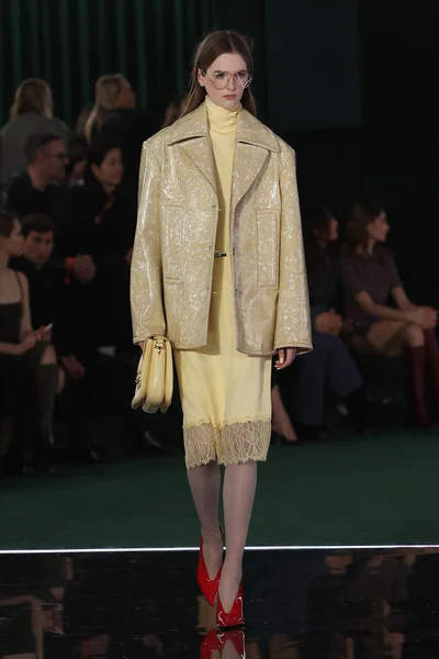 Look 38